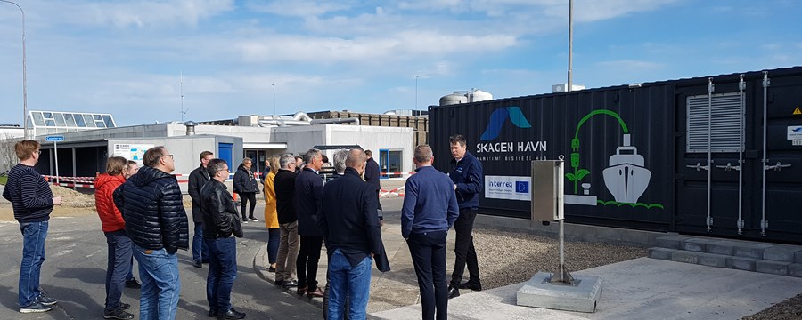 projektdeltagere fra SETSII besigtiger landstrømsanlægget på Skagen Havn