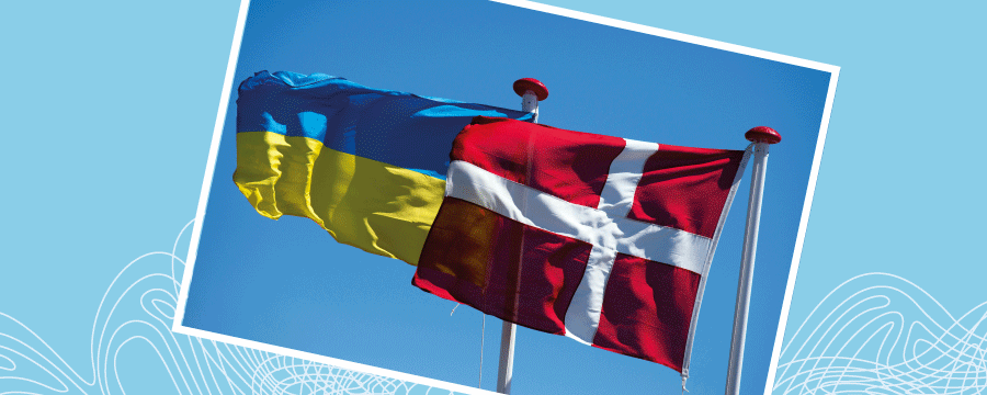 Dansk og ukrainsk flag i hver sin flagstang
